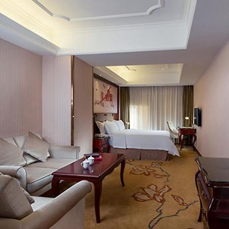 Vienna Hotel Shenzhen Shuiku New Village Exterior photo